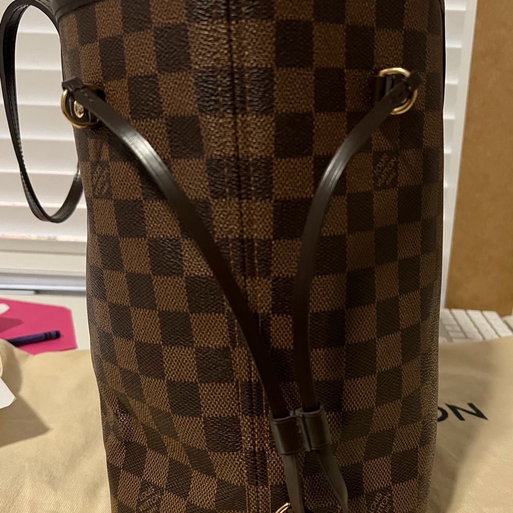 Louis Vuitton Neverfull MM - Picture 4 of 13